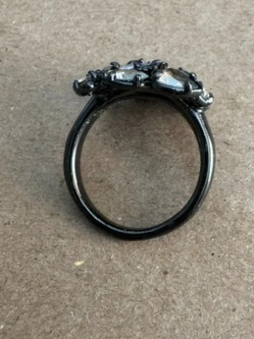 ALEXIS BITTAR CRYSTAL RUTHENIUM PLATED COCKTAIL RING - Picture 4 of 4